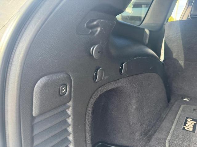Photo of 2014 Bright White Clearcoat Jeep Grand Cherokee
