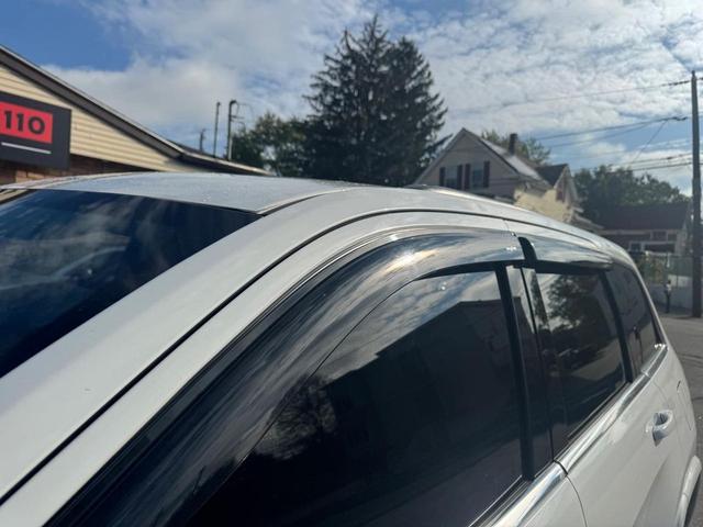Photo of 2014 Bright White Clearcoat Jeep Grand Cherokee