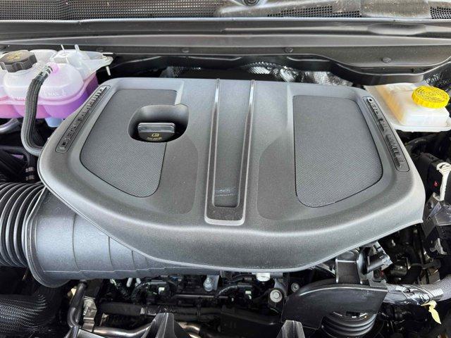 Photo of 2025 Bright White Clearcoat RAM 1500