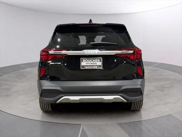 Photo of 2022 Cherry Black Kia Seltos