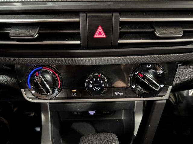 Photo of 2022 Cherry Black Kia Seltos