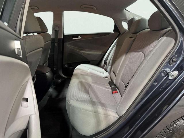 Photo of 2012 Pacific Blue Pearl Mica Hyundai SONATA