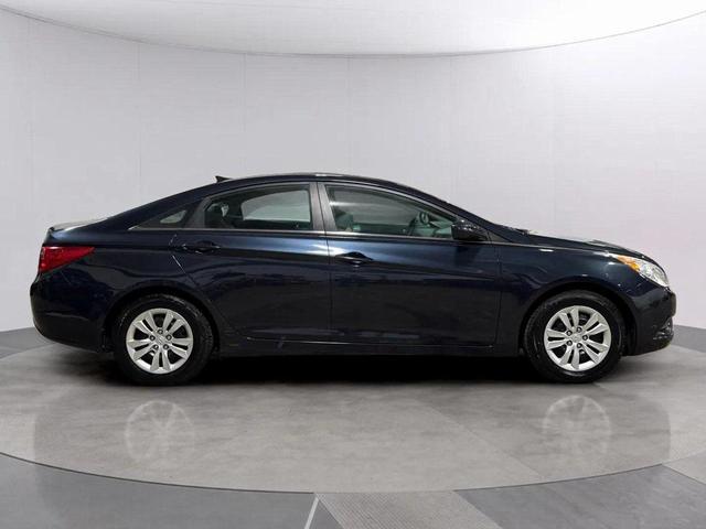 Photo of 2012 Pacific Blue Pearl Mica Hyundai SONATA