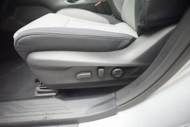 Photo of 2025 Ice Silver Metallic Subaru Outback