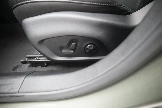 Photo of 2021 Olive Green Pearlcoat Jeep Compass