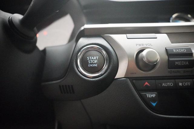 Photo of 2013 Obsidian Lexus ES 350