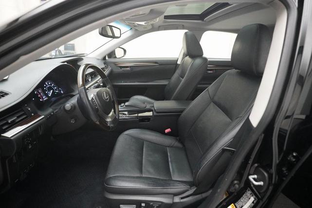 Photo of 2013 Obsidian Lexus ES 350