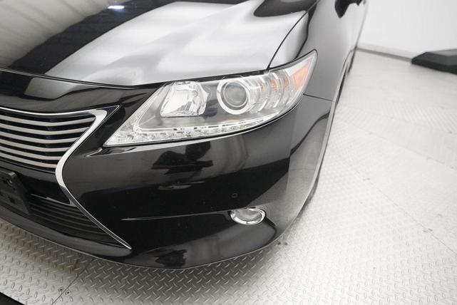 Photo of 2013 Obsidian Lexus ES 350