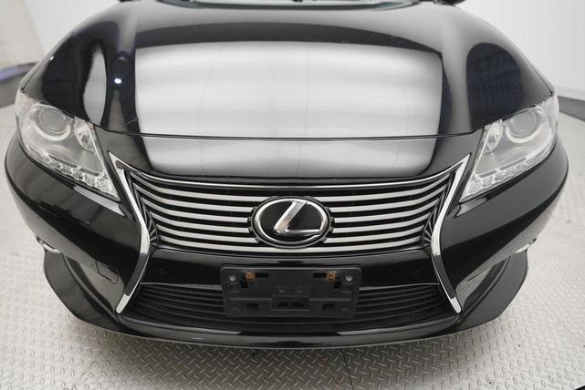 Photo of 2013 Obsidian Lexus ES 350