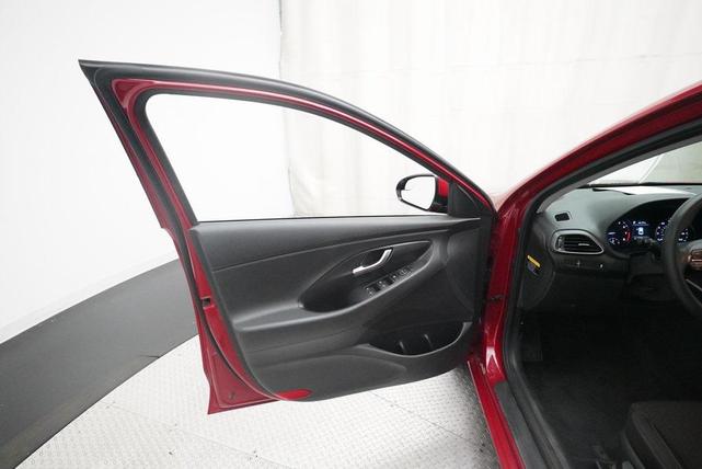 Photo of 2018 Scarlet Red Pearl Hyundai Elantra GT