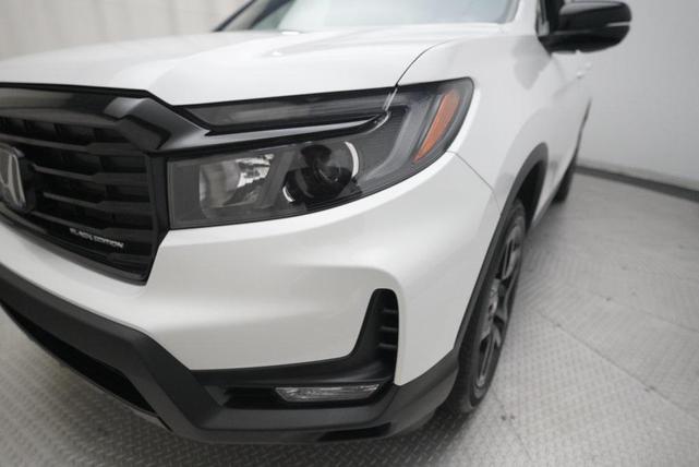 Photo of 2024 Platinum White Pearl Honda Passport