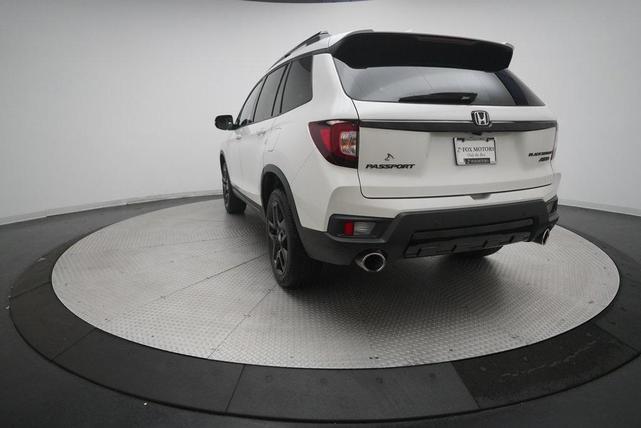 Photo of 2024 Platinum White Pearl Honda Passport