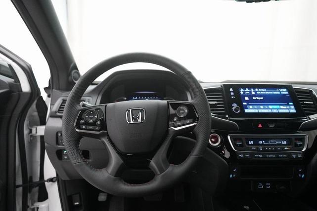 Photo of 2024 Platinum White Pearl Honda Passport