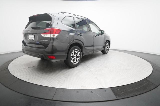 Photo of 2019 Dark Gray Metallic Subaru Forester