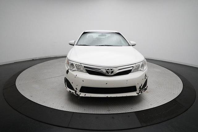 Photo of 2012 Super White Toyota Camry