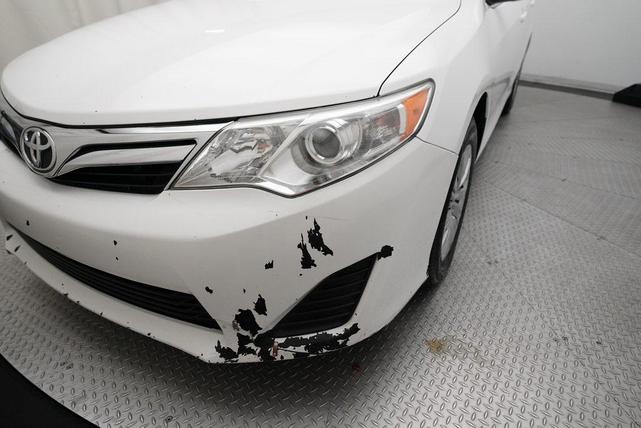 Photo of 2012 Super White Toyota Camry