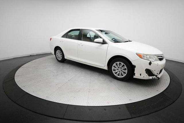 Photo of 2012 Super White Toyota Camry