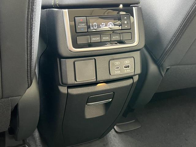 Photo of 2025 Autumn Green Metallic Subaru Ascent