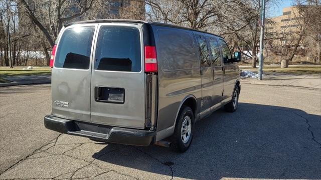 Photo of 2008 Graystone Metallic Chevrolet Express 1500