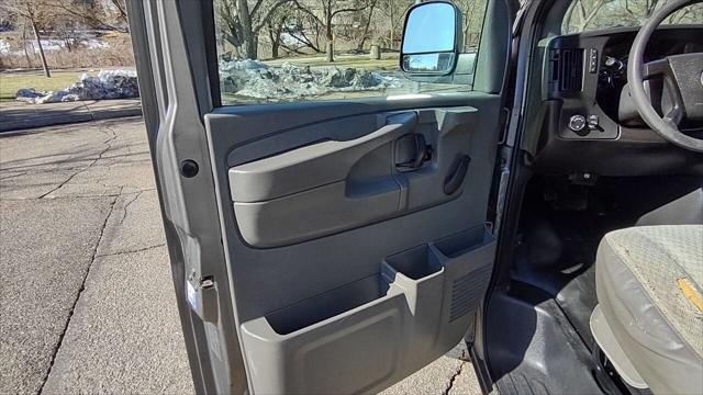 Photo of 2008 Graystone Metallic Chevrolet Express 1500