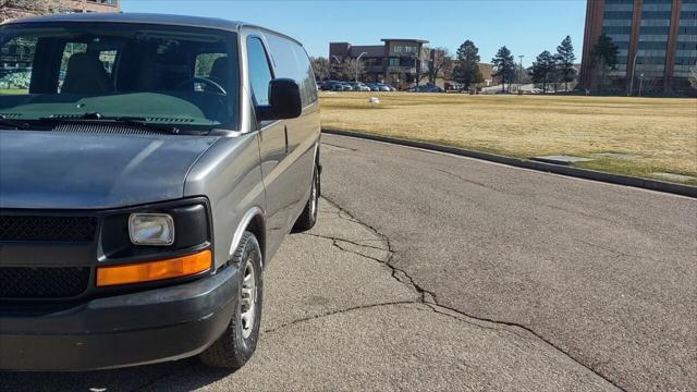 Photo of 2008 Graystone Metallic Chevrolet Express 1500