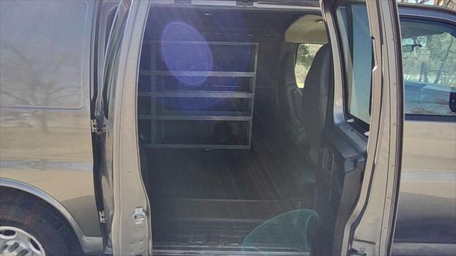 Photo of 2008 Graystone Metallic Chevrolet Express 1500