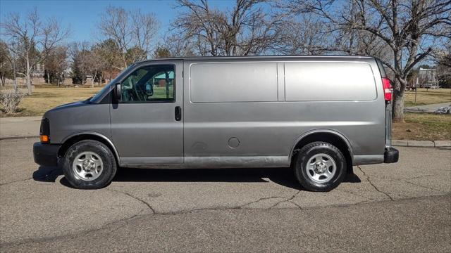 Photo of 2008 Graystone Metallic Chevrolet Express 1500