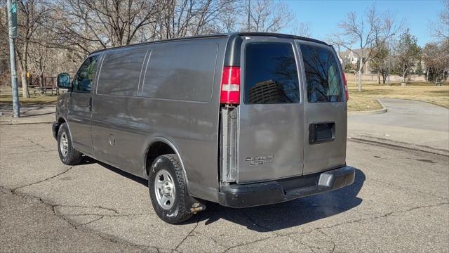 Photo of 2008 Graystone Metallic Chevrolet Express 1500