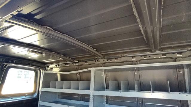 Photo of 2008 Graystone Metallic Chevrolet Express 1500