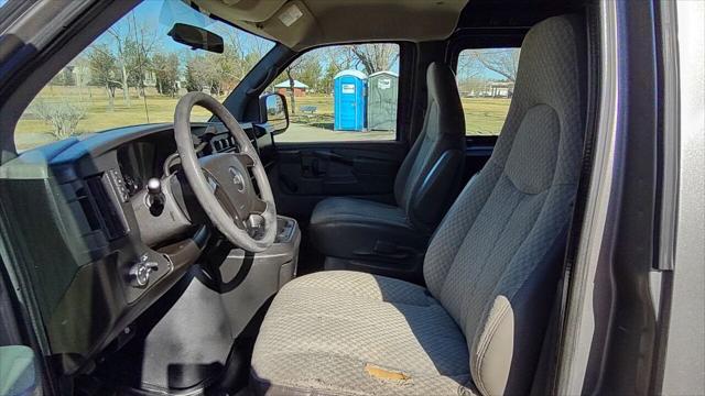 Photo of 2008 Graystone Metallic Chevrolet Express 1500