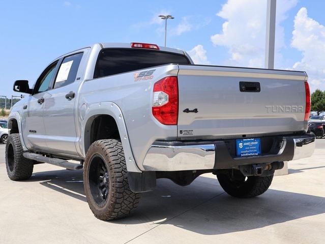 Photo of 2018 Silver Sky Metallic Toyota Tundra