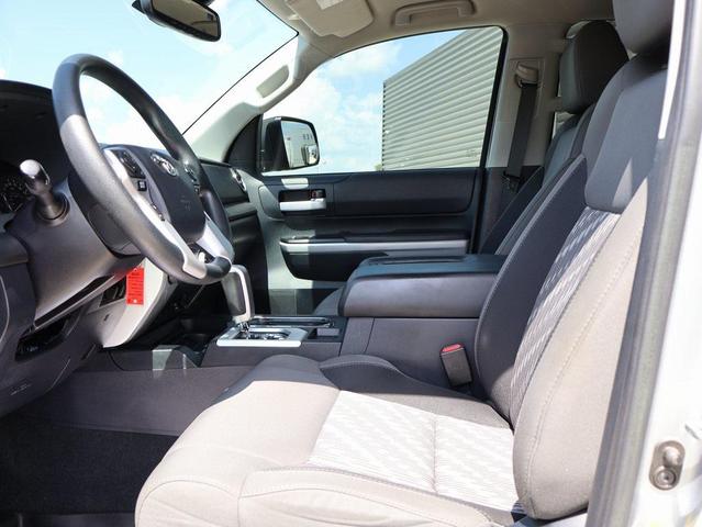 Photo of 2018 Silver Sky Metallic Toyota Tundra