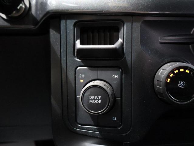 Photo of 2025 White Metallic Ford F-150