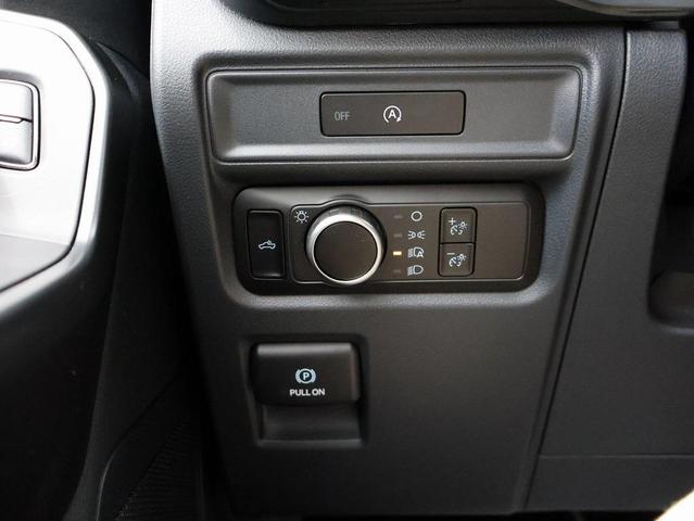 Photo of 2025 White Metallic Ford F-150
