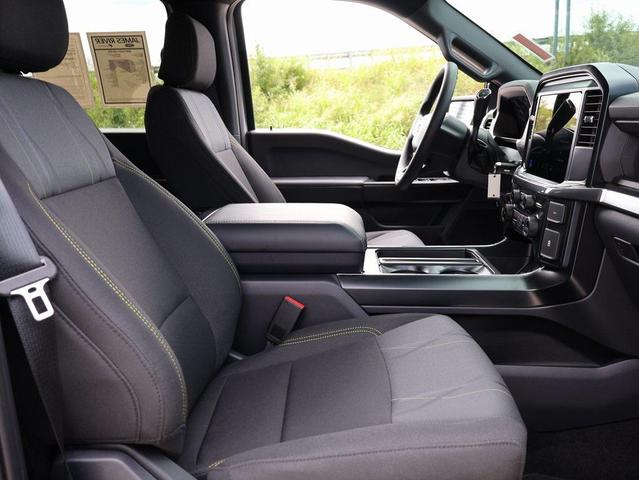 Photo of 2025 White Metallic Ford F-150