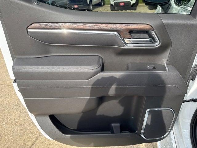 Photo of 2025 Summit White GMC Sierra 1500