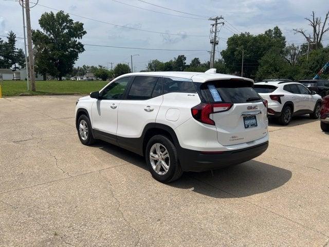 Photo of 2024 Summit White GMC Terrain