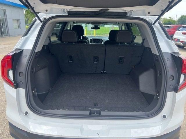 Photo of 2024 Summit White GMC Terrain