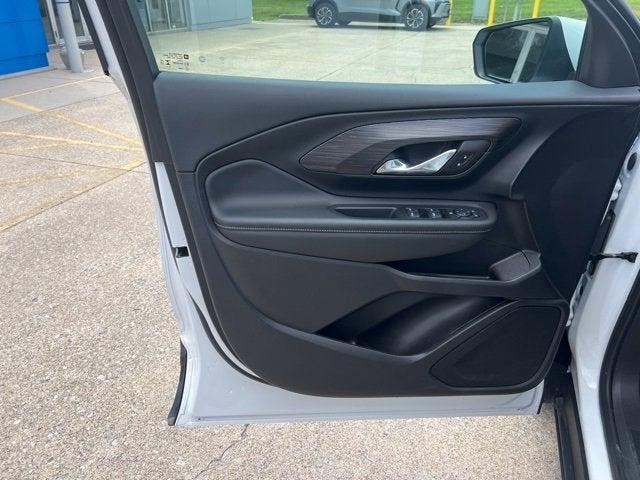 Photo of 2024 Summit White GMC Terrain