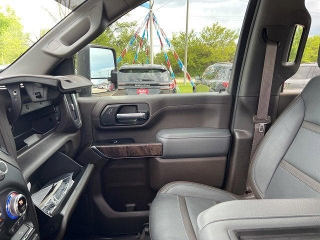 Photo of 2022 Onyx Black GMC Sierra 2500