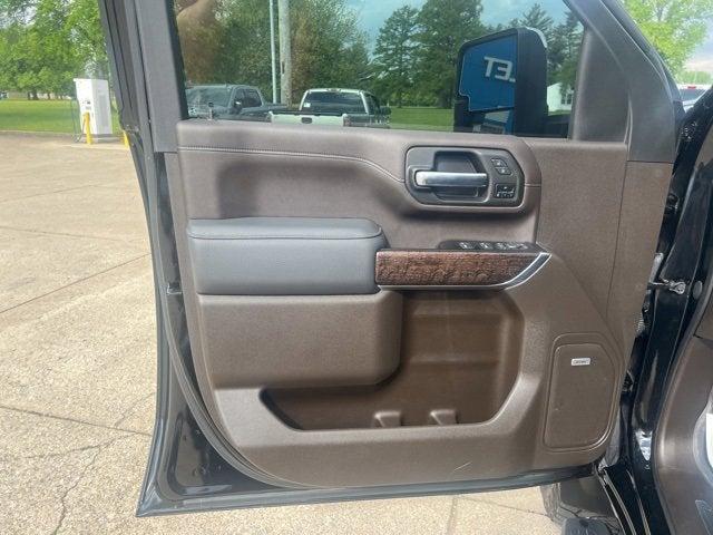 Photo of 2022 Onyx Black GMC Sierra 2500