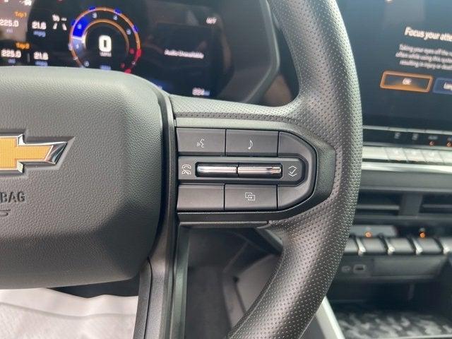 Photo of 2025 Summit White Chevrolet Colorado