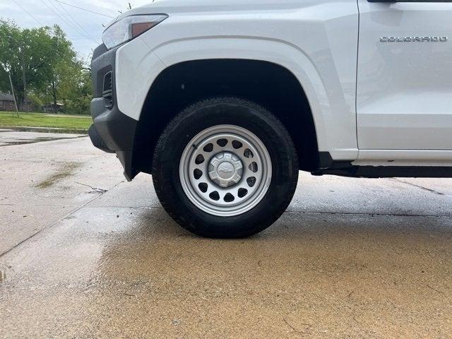 Photo of 2025 Summit White Chevrolet Colorado