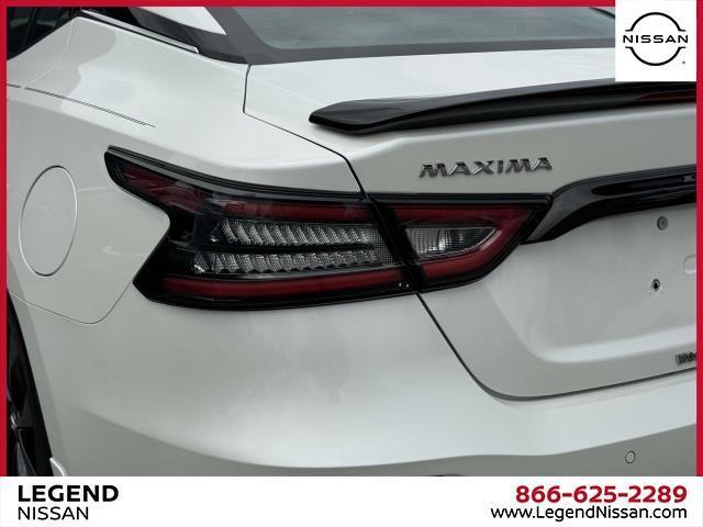 Photo of 2022 White Nissan Maxima