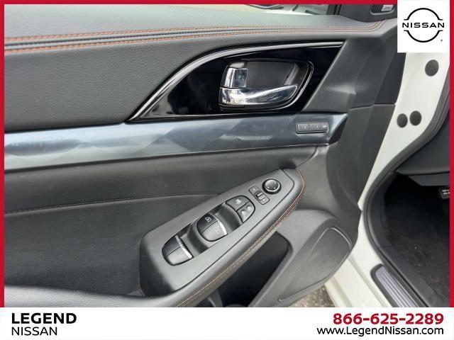 Photo of 2022 White Nissan Maxima