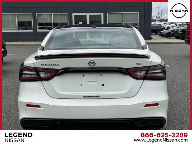 Photo of 2022 White Nissan Maxima