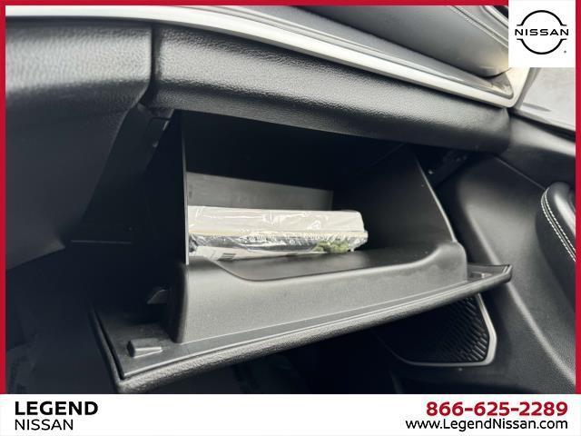 Photo of 2021 Diamond Black Jeep Grand Cherokee L