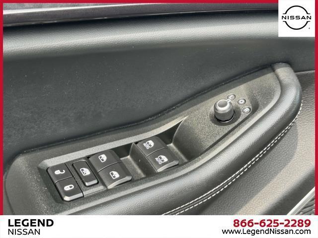 Photo of 2021 Diamond Black Jeep Grand Cherokee L