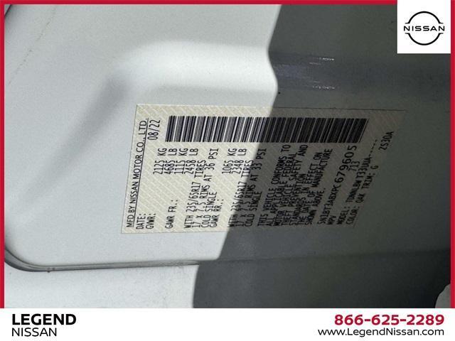 Photo of 2023 Glacier White Nissan Rogue