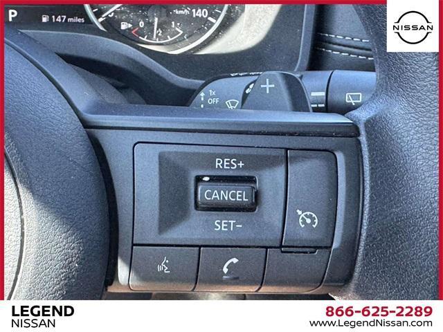 Photo of 2023 Glacier White Nissan Rogue